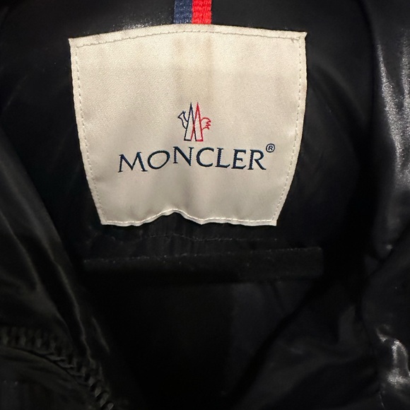 Moncler Authentic! Like new authentic Moncler best seller down coat - Picture 9 of 13